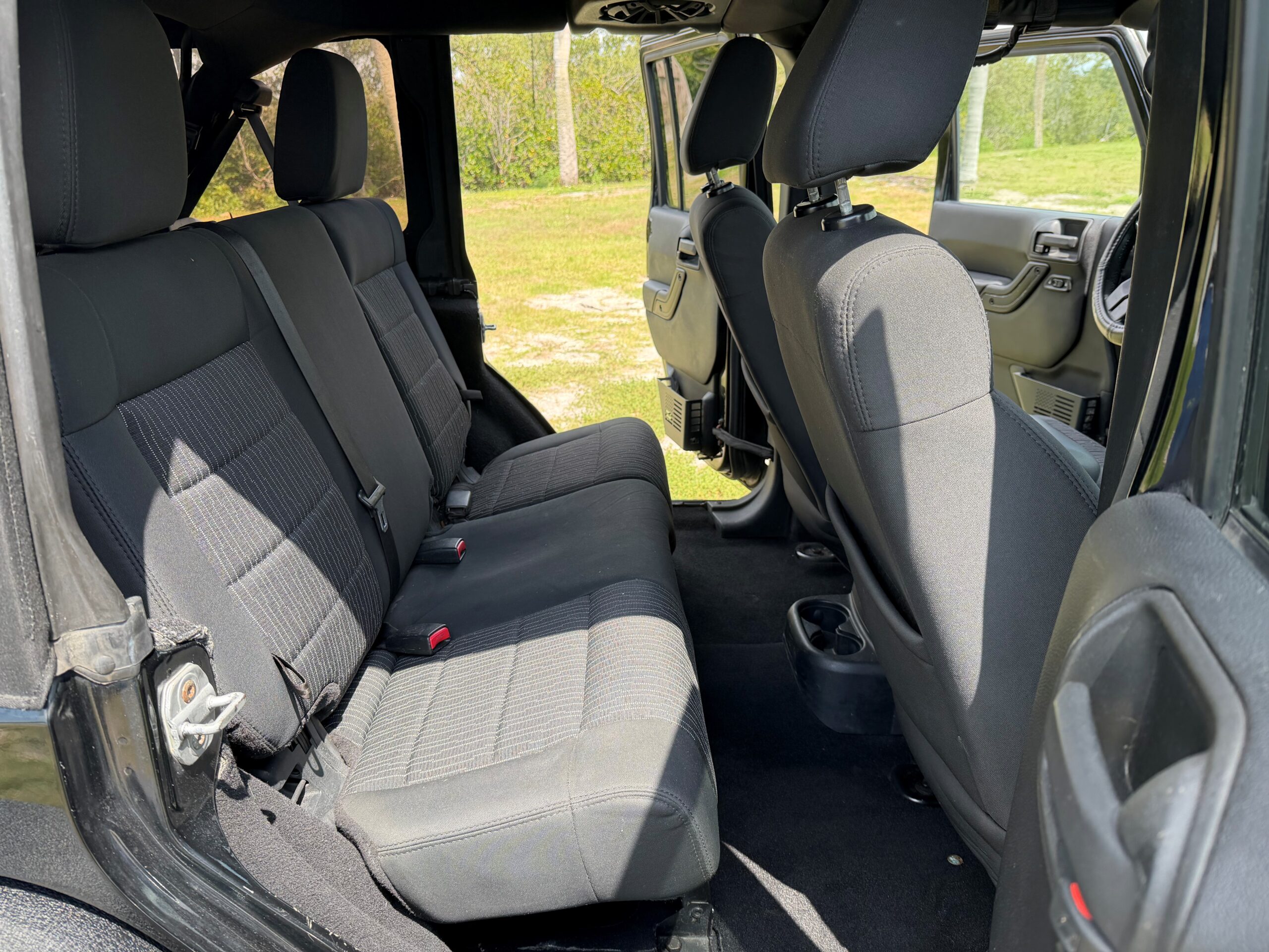 2011 Jeep Wrangler Unlimited 4wd thumbnail 13