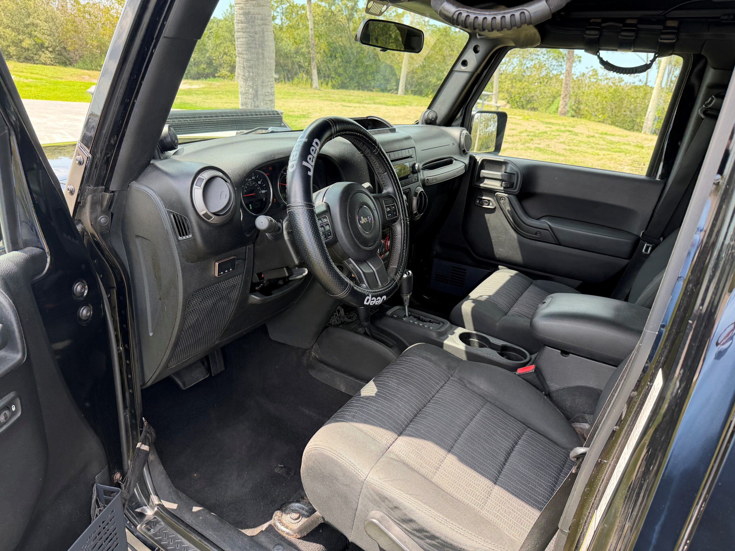 2011 Jeep Wrangler Unlimited 4wd thumbnail 8