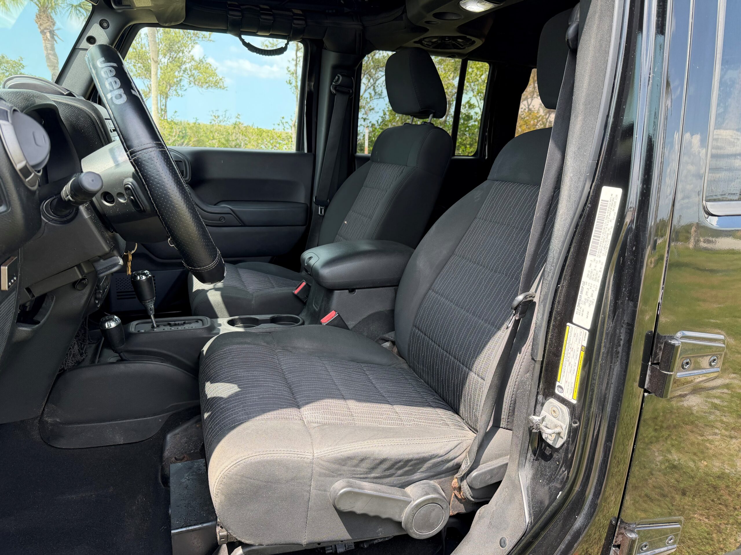 2011 Jeep Wrangler Unlimited 4wd thumbnail 9