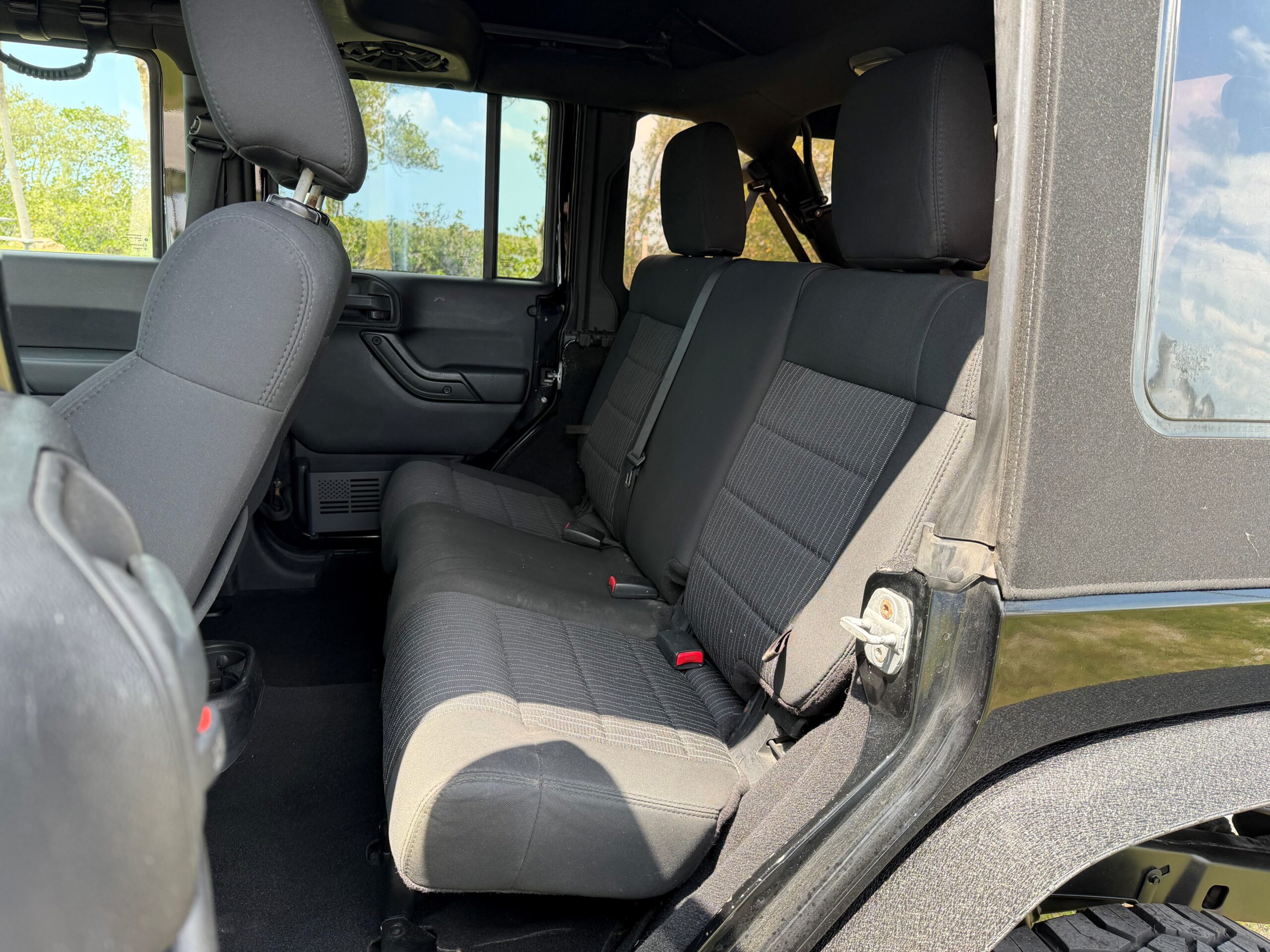 2011 Jeep Wrangler Unlimited 4wd thumbnail 10