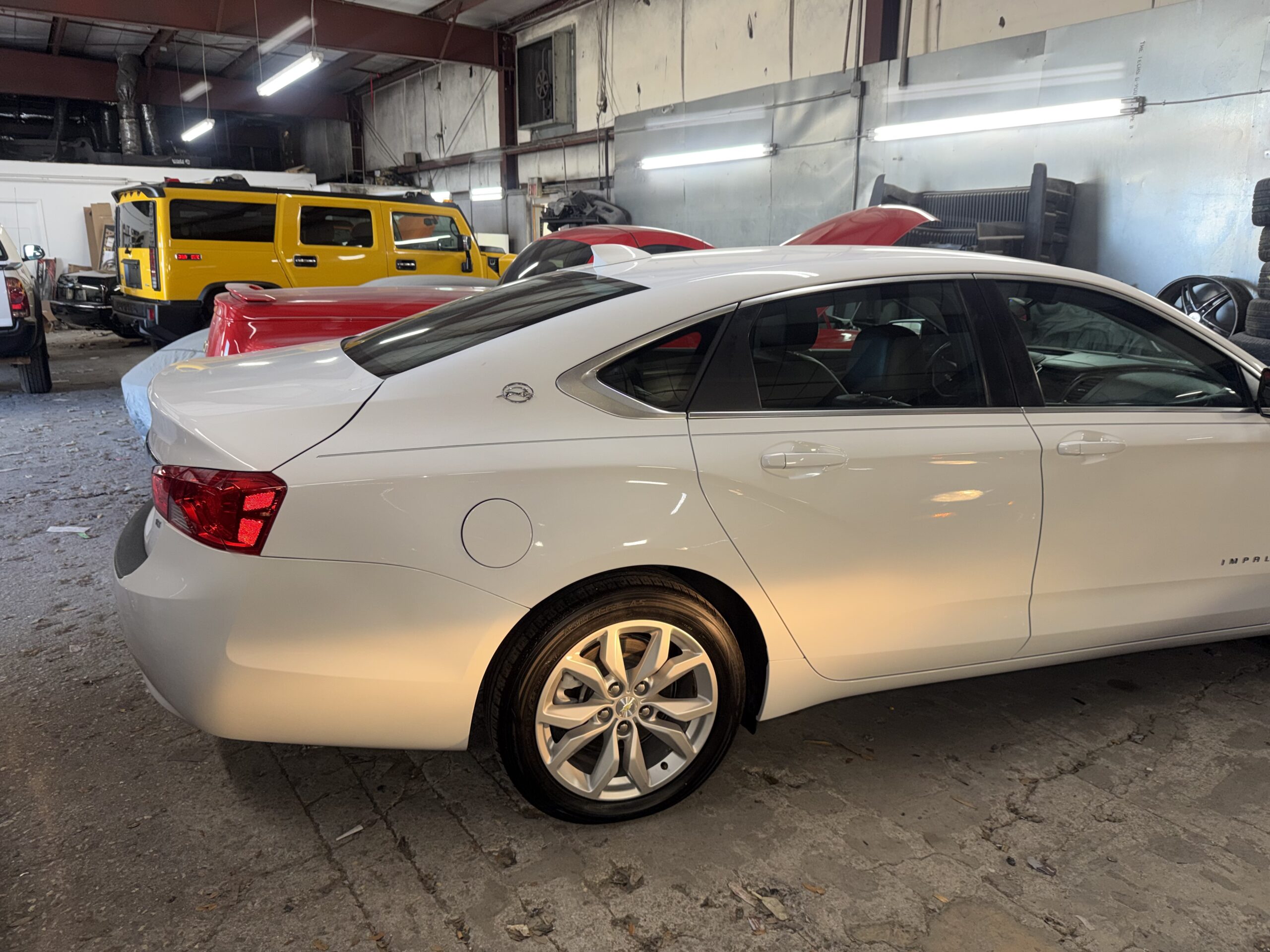 2017 Chevrolet Impala LT 4Dr Sedan thumbnail 4