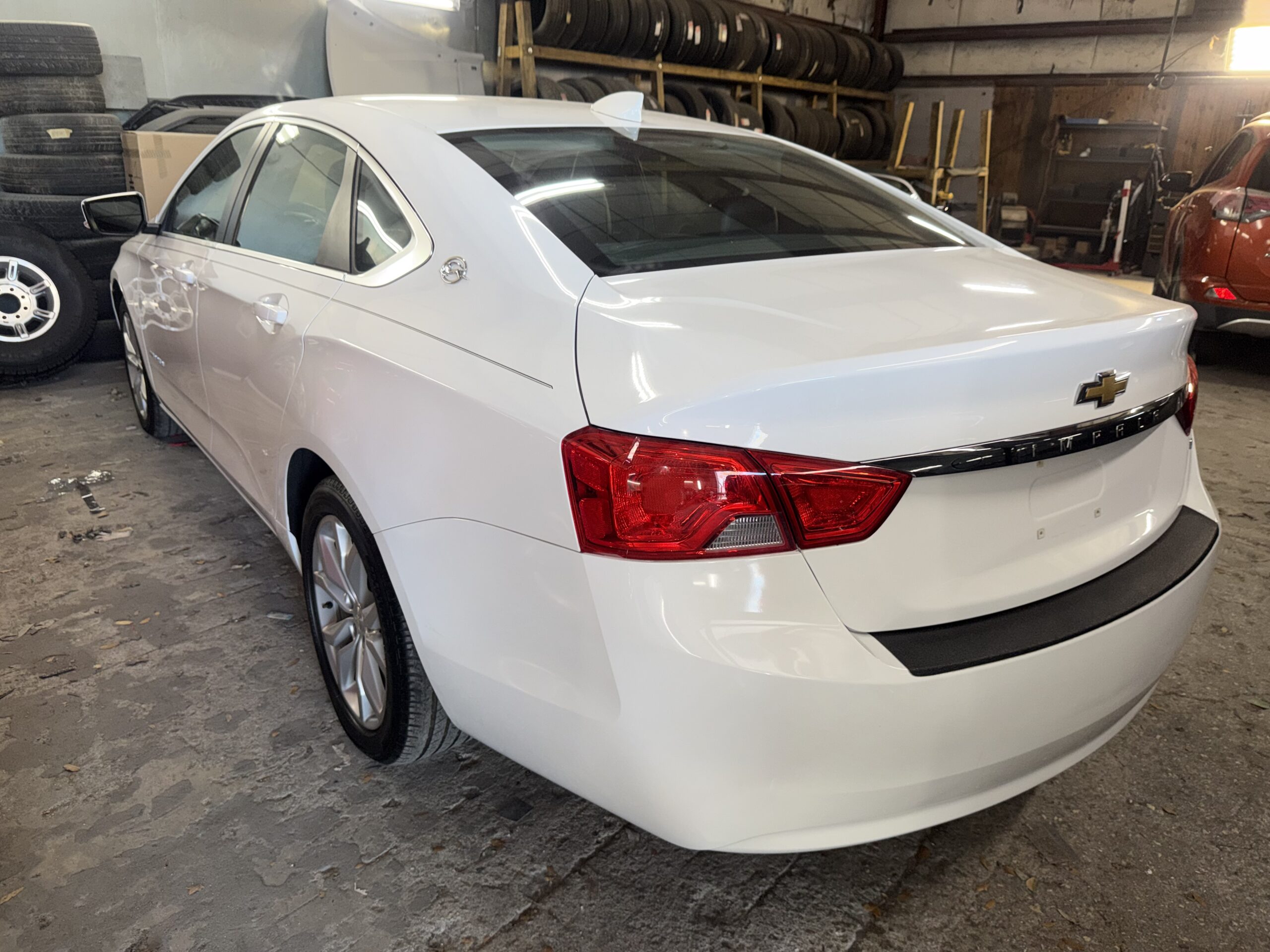 2017 Chevrolet Impala LT 4Dr Sedan thumbnail 3