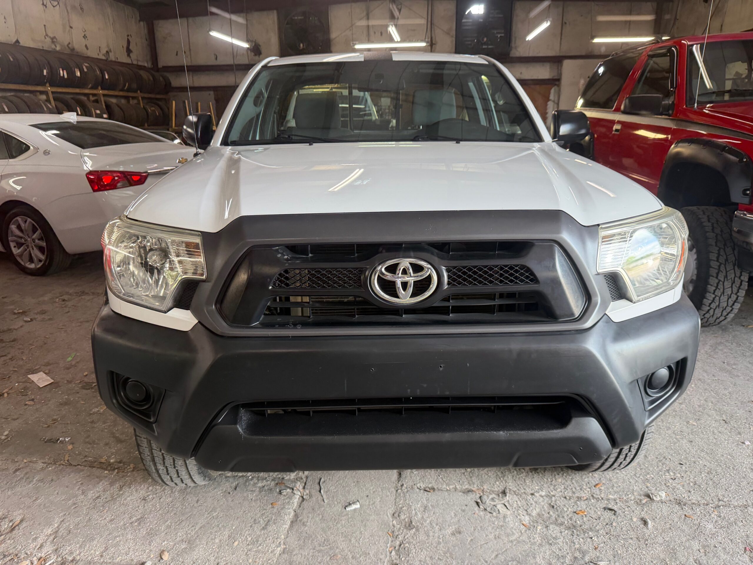 2014 Toyota Tacoma Regular Cab 4WD Pickup thumbnail 5