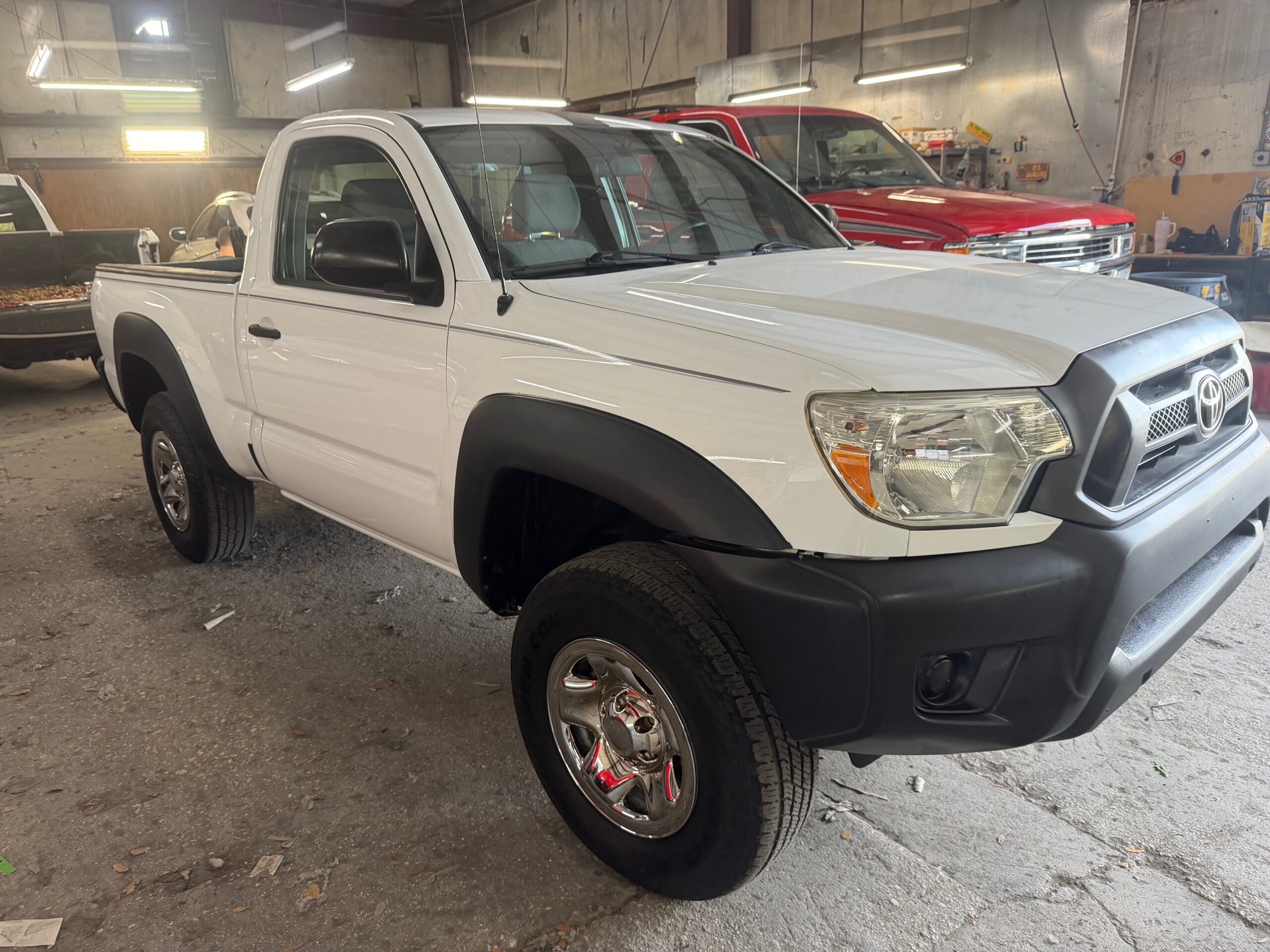 2014 Toyota Tacoma Regular Cab 4WD Pickup thumbnail 2