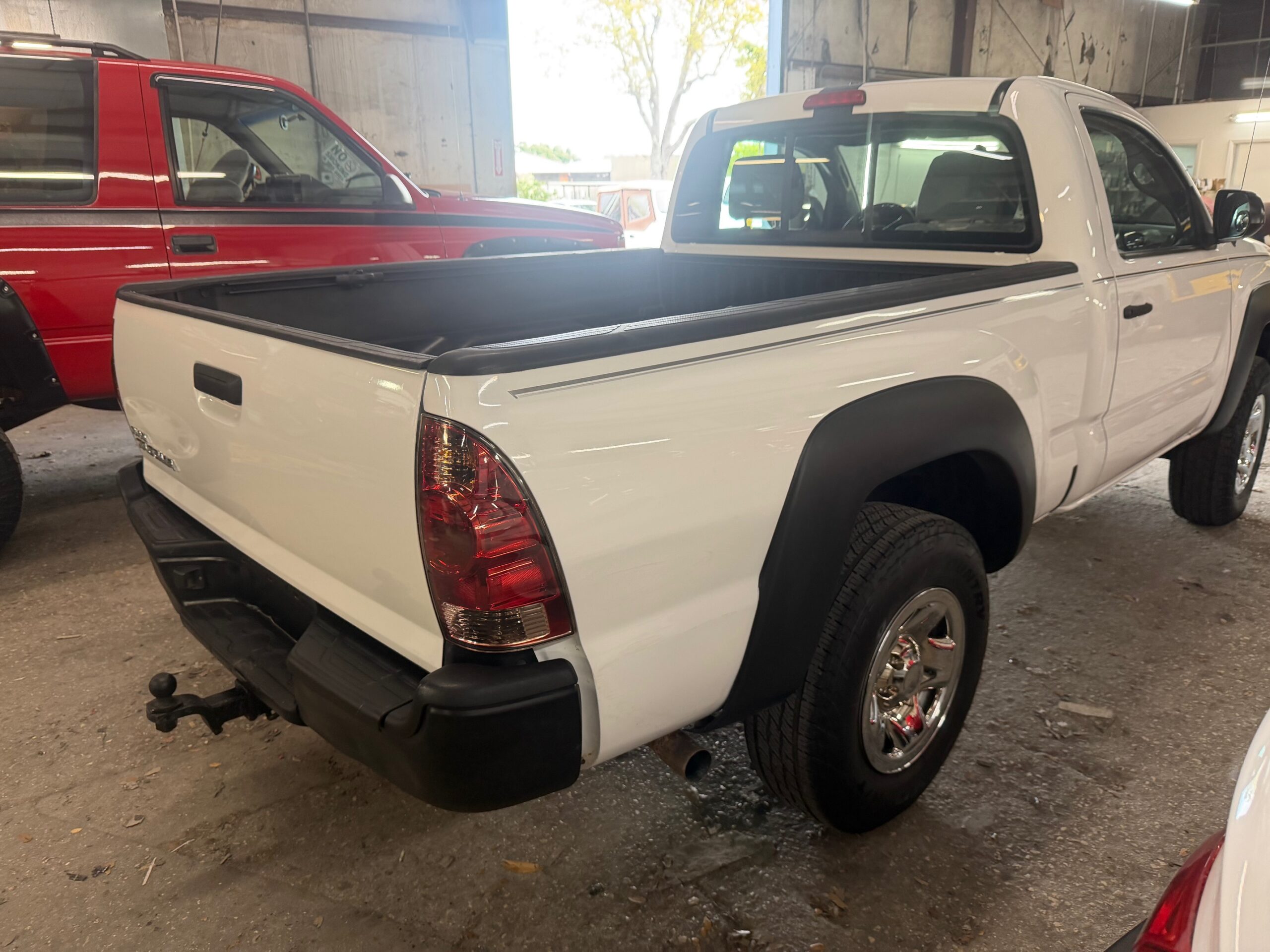 2014 Toyota Tacoma Regular Cab 4WD Pickup thumbnail 3