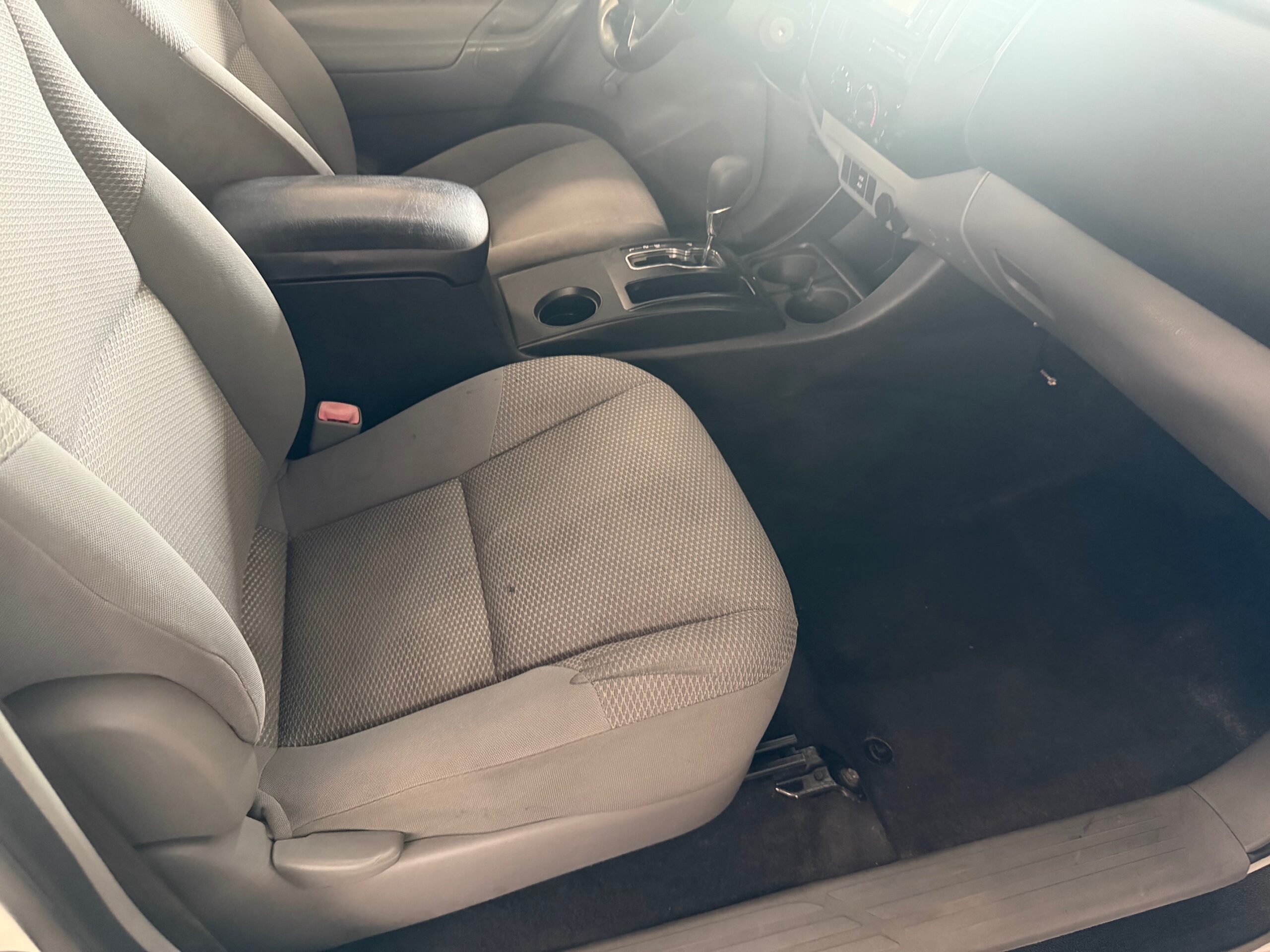 2014 Toyota Tacoma Regular Cab 4WD Pickup thumbnail 7