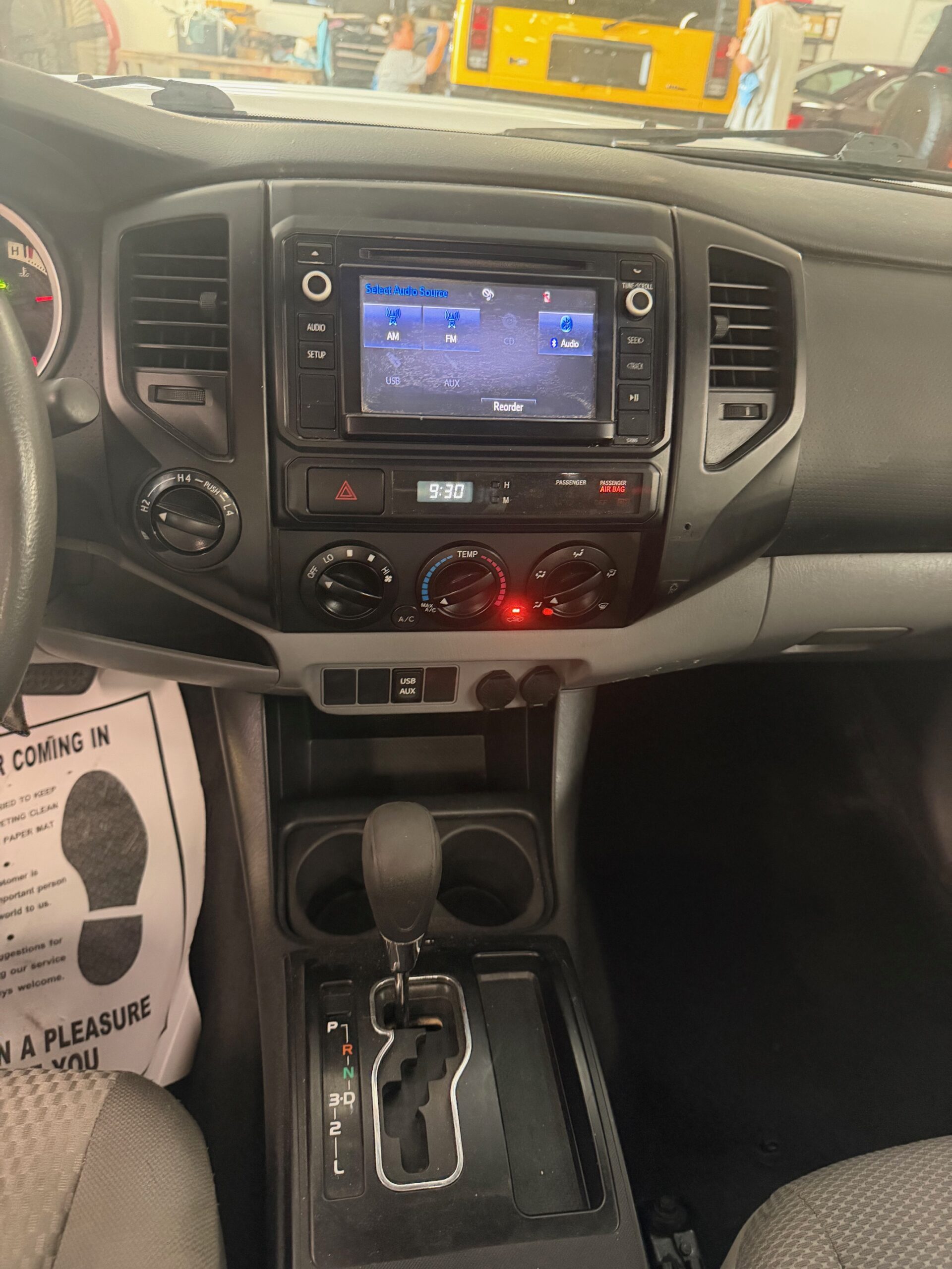 2014 Toyota Tacoma Regular Cab 4WD Pickup thumbnail 8