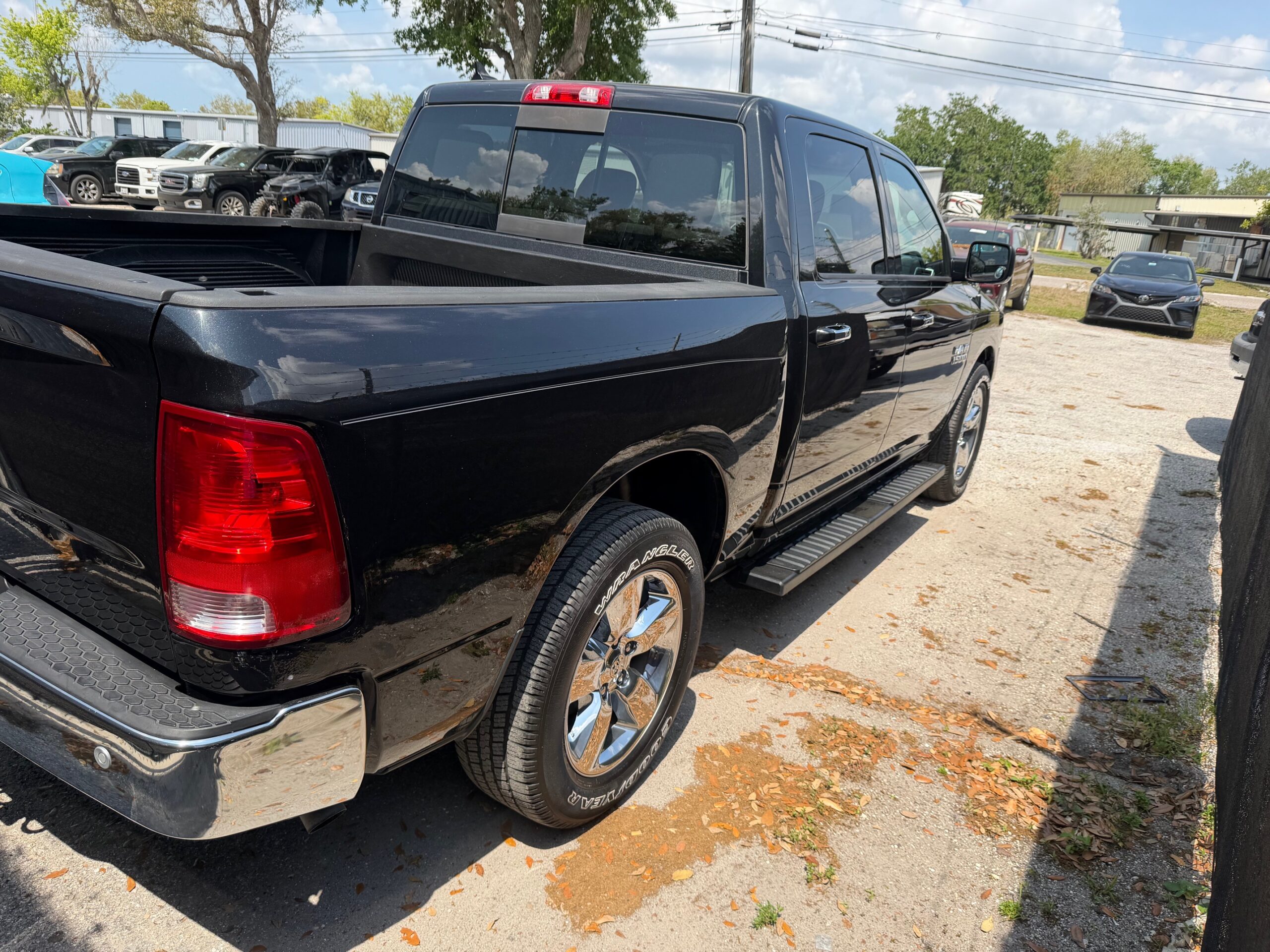2015 Dodge Ram 1500 Big Horn Crew Cab thumbnail 4