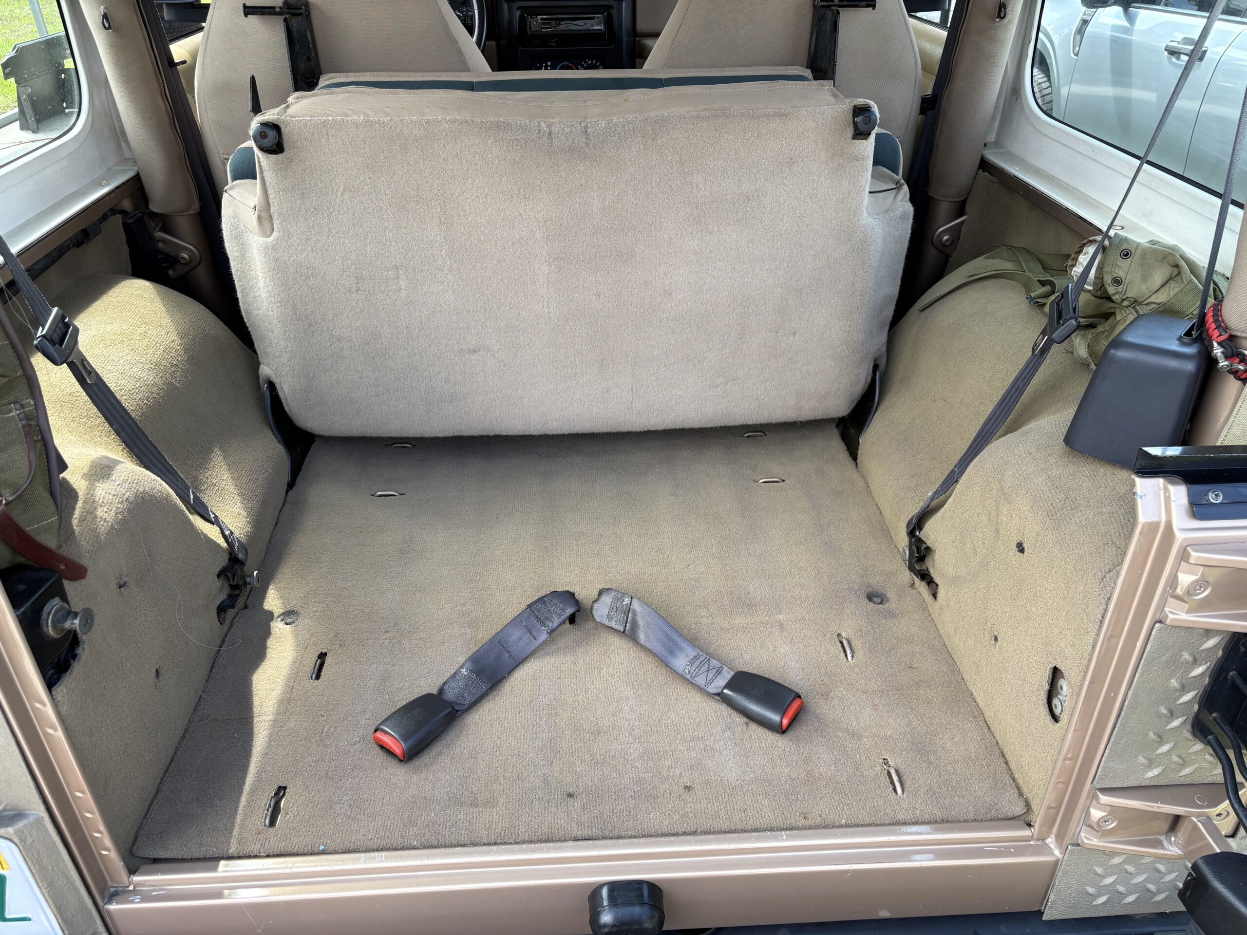 1999 Jeep Wrangler Sahara thumbnail 14