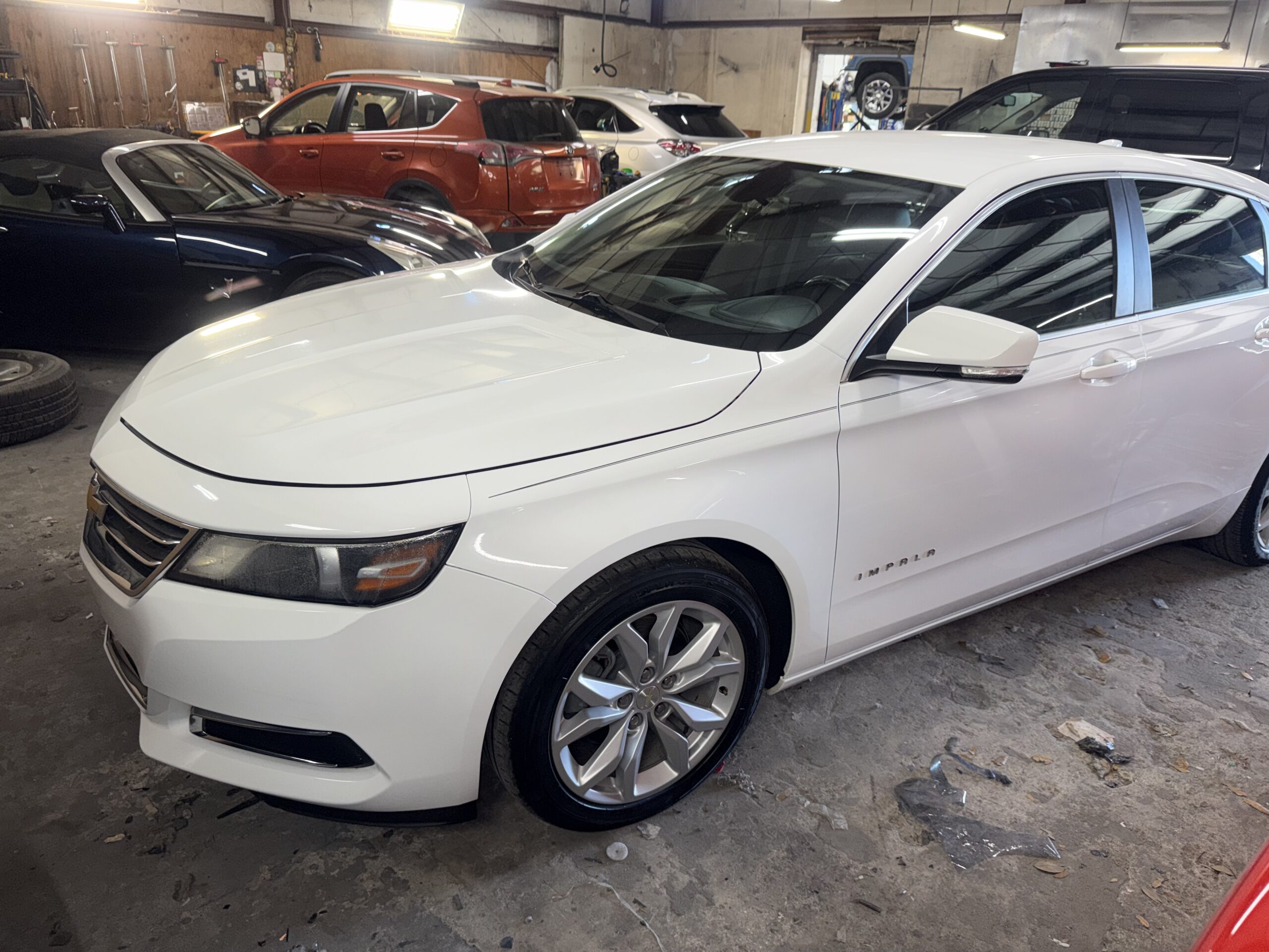 2017 Chevrolet Impala LT 4Dr Sedan thumbnail 2